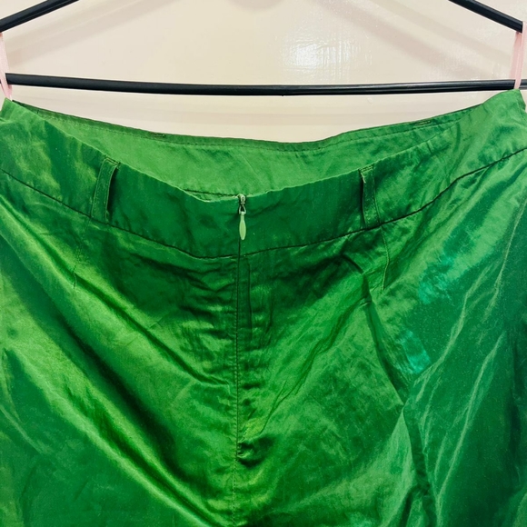 Satin green and pink skirt - Picture 7 of 9